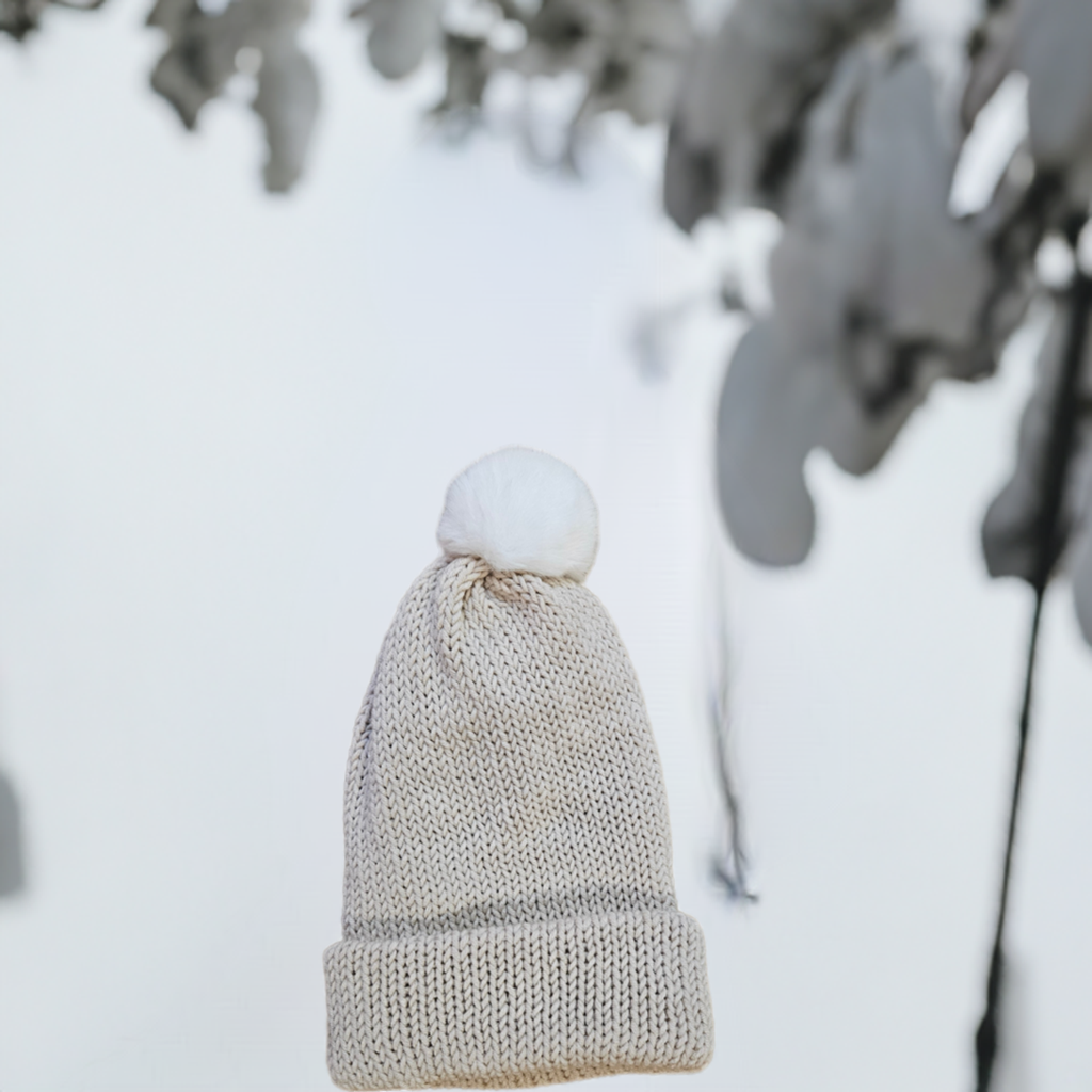 Tuque Neige Éclatante avec Pompon Douillet